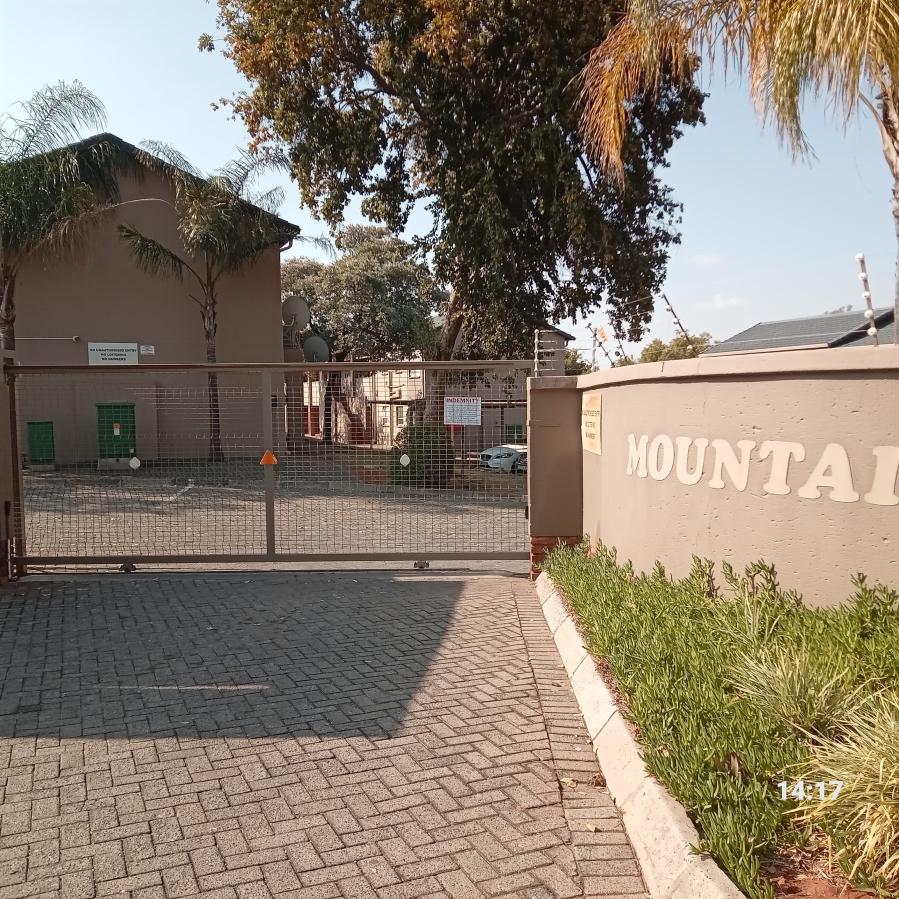 2 Bedroom Property for Sale in Geelhoutpark North West